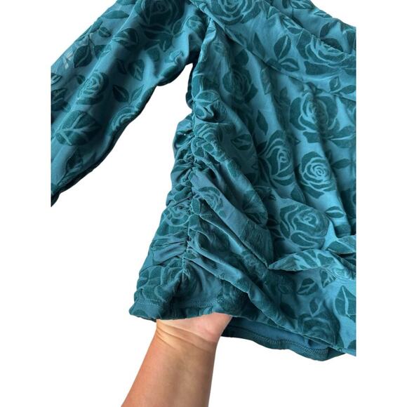 Wild Fable Green Velvet Floral Flocked Off Shoulder Long Sleeve Ruched Top Small - Picture 6 of 8